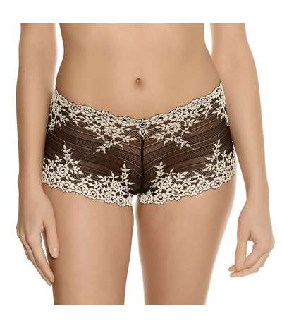 Embrace Lace Boyshort Black – Svarta Boxertrosor från Wacoal