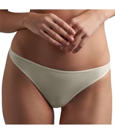 Dame de Paris Thong 2 Ivory-2 – Vita Stringtrosor från Marlies Dekkers